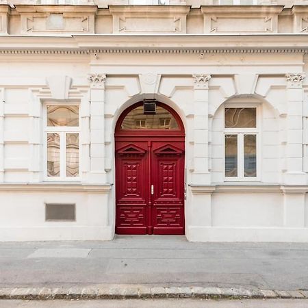 ⍟Luxurious And Spacious⍟ 5 Min Walk To City Center Вена Экстерьер фото